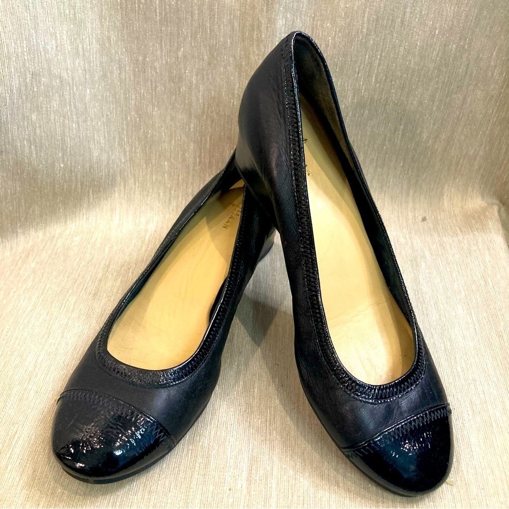 COLE HAAN NIKE AIR Sz 9.5B Leather Patent Leather Comfort Rounded Toe Cap Wedges